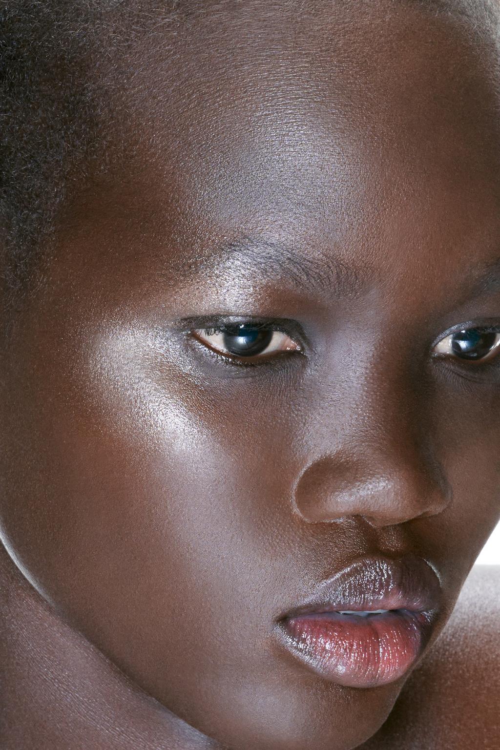 Жидкий хайлайтер - соблазнительное сияние