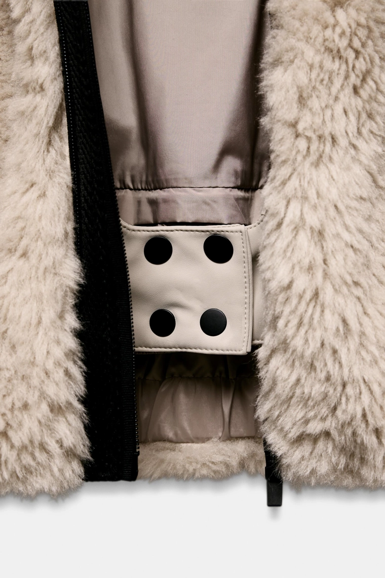 Короткое пальто с искусственным мехом и капюшоном, коллекция лыжной технологии recco®