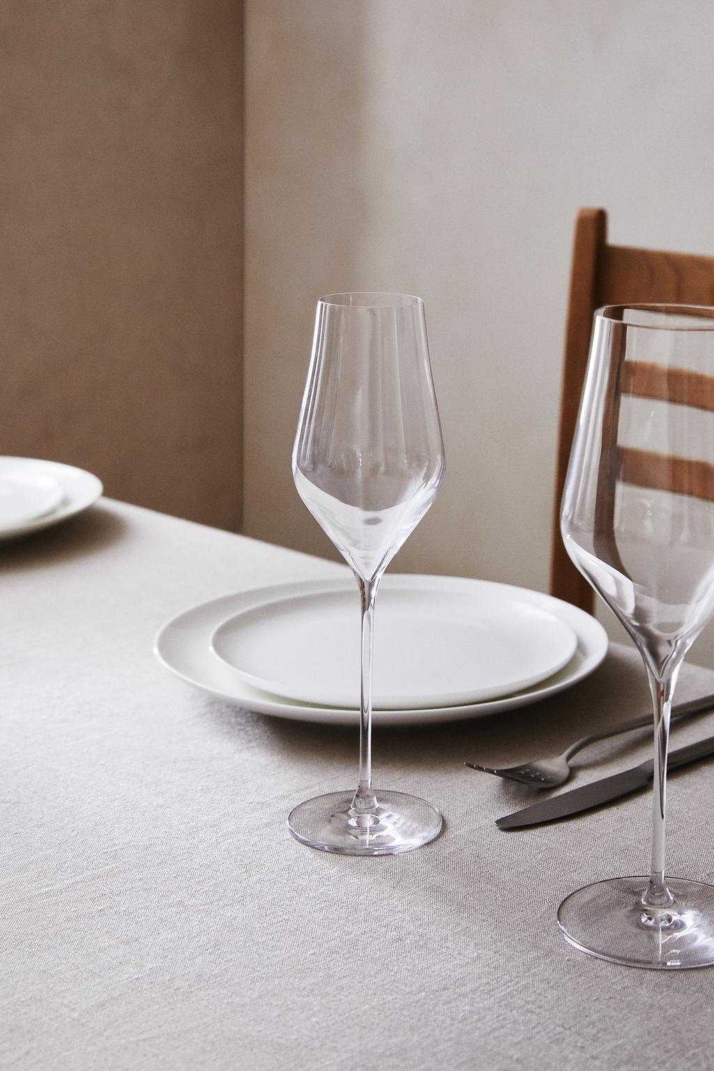 Простой хрустальный флейтовый бокал