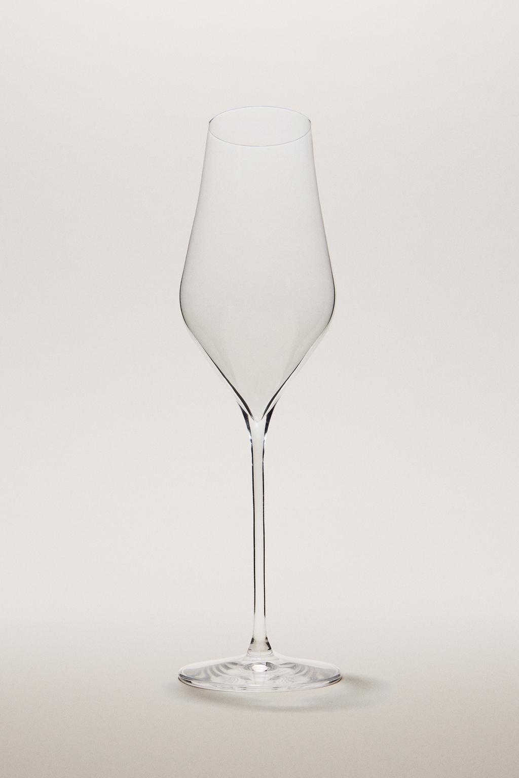 Простой хрустальный флейтовый бокал