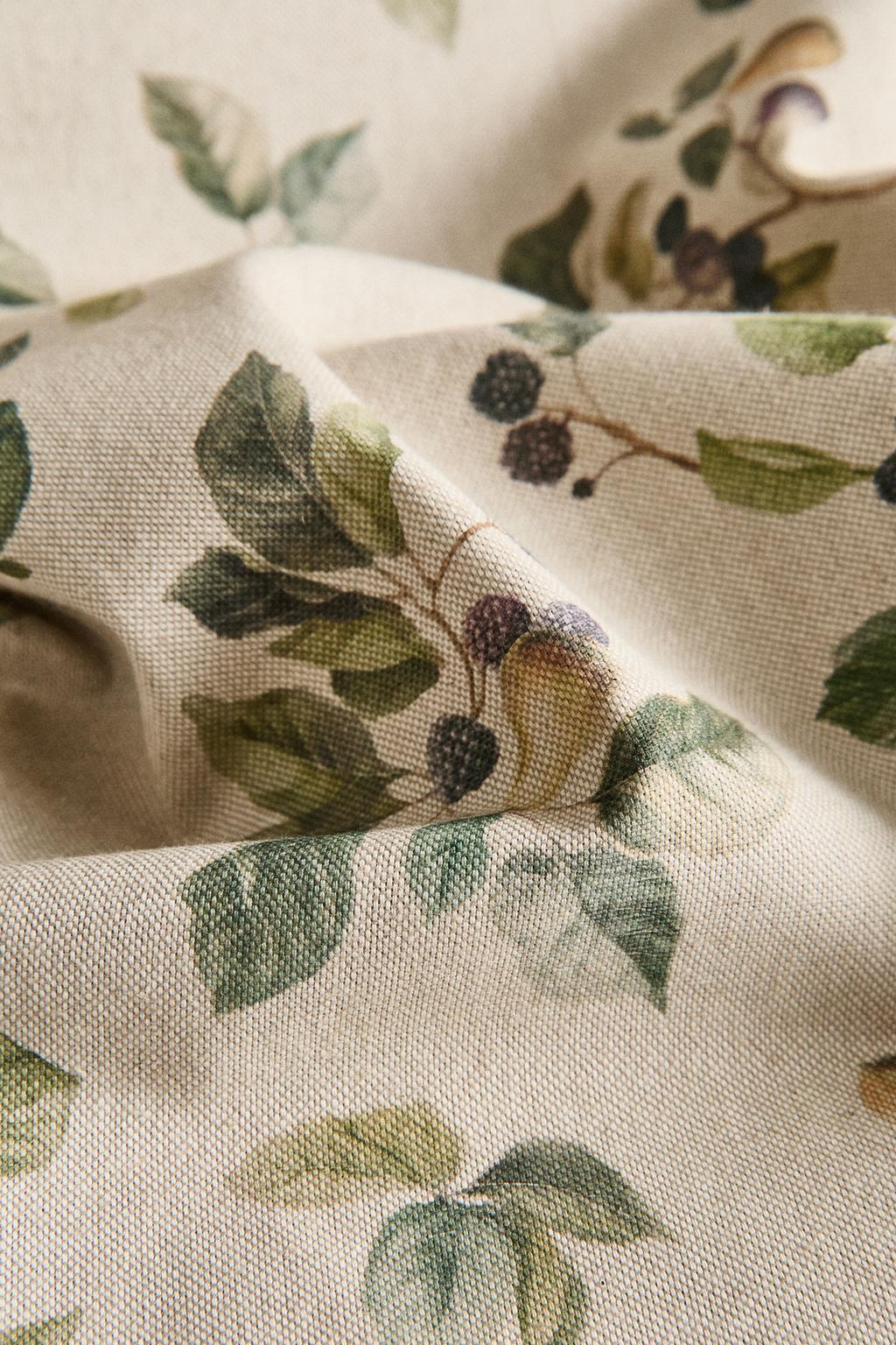 Плотный бегунок с фруктовым принтом