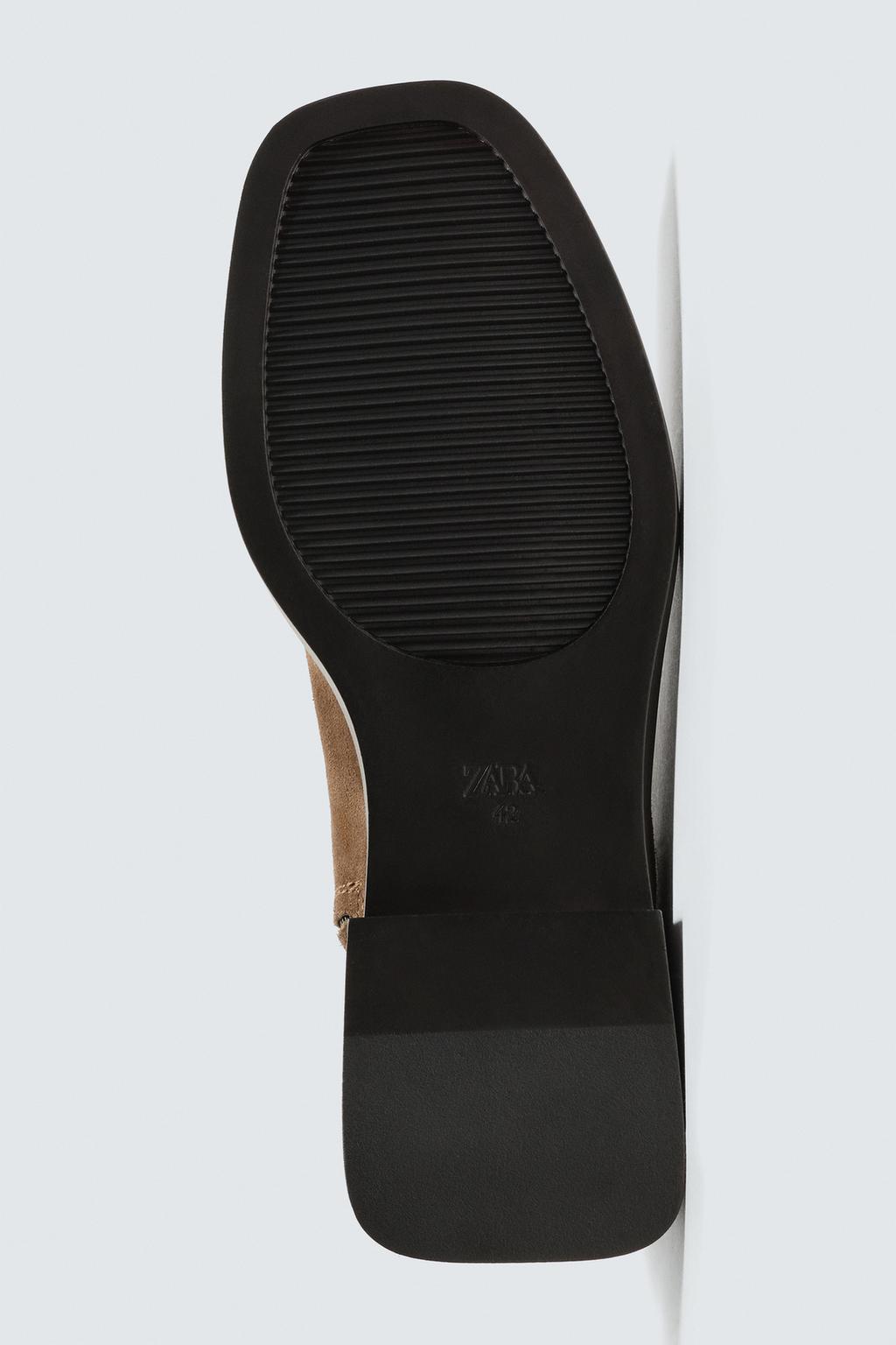 КОЖАНЫЕ САПОГИ С ДЕКОРАТИВНОЙ СТРОЧКОЙ