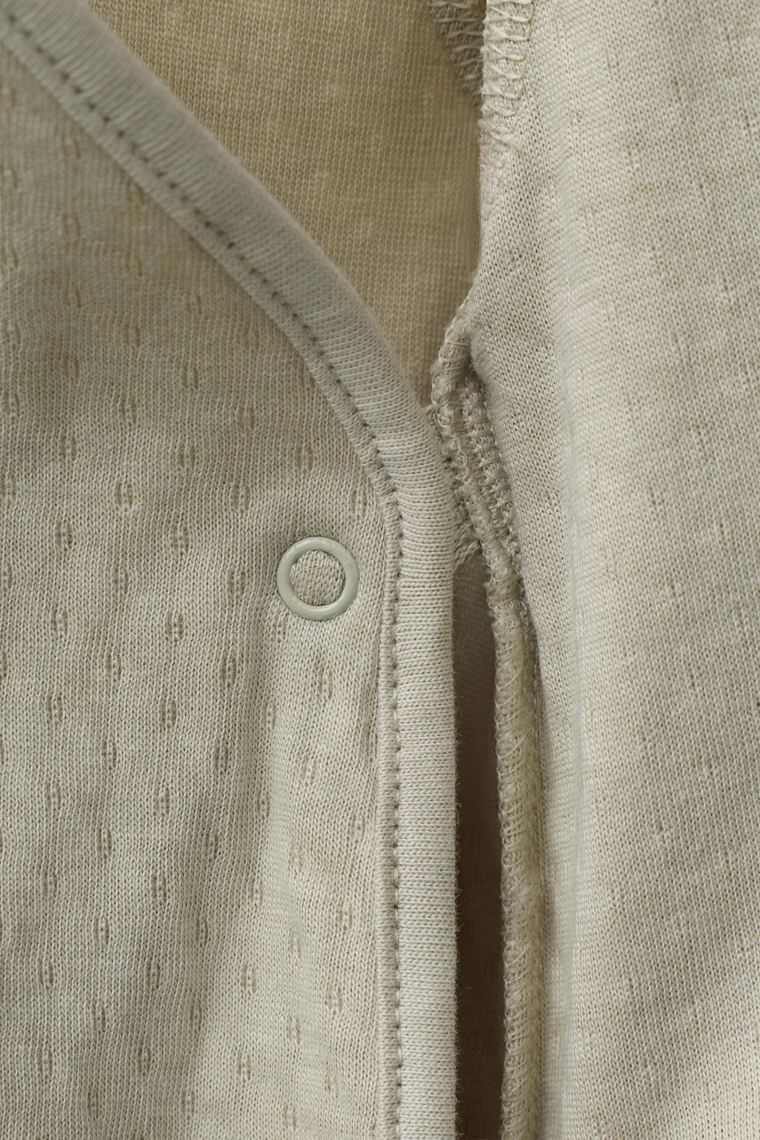 КОМПЛЕКТ ИЗ ФУТБОЛКИ И ЛЕГИНСОВ С РЕЛЬЕФНЫМ УЗОРОМ