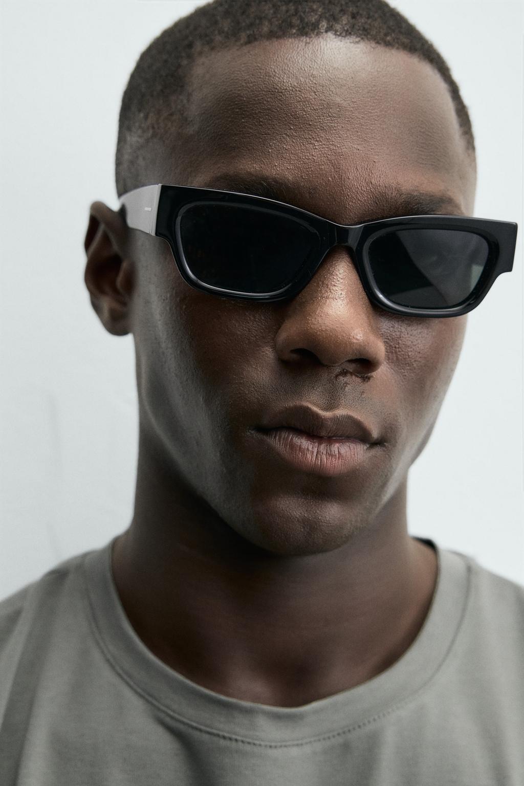 БАЗОВАЯ ФУТБОЛКА SLIM FIT