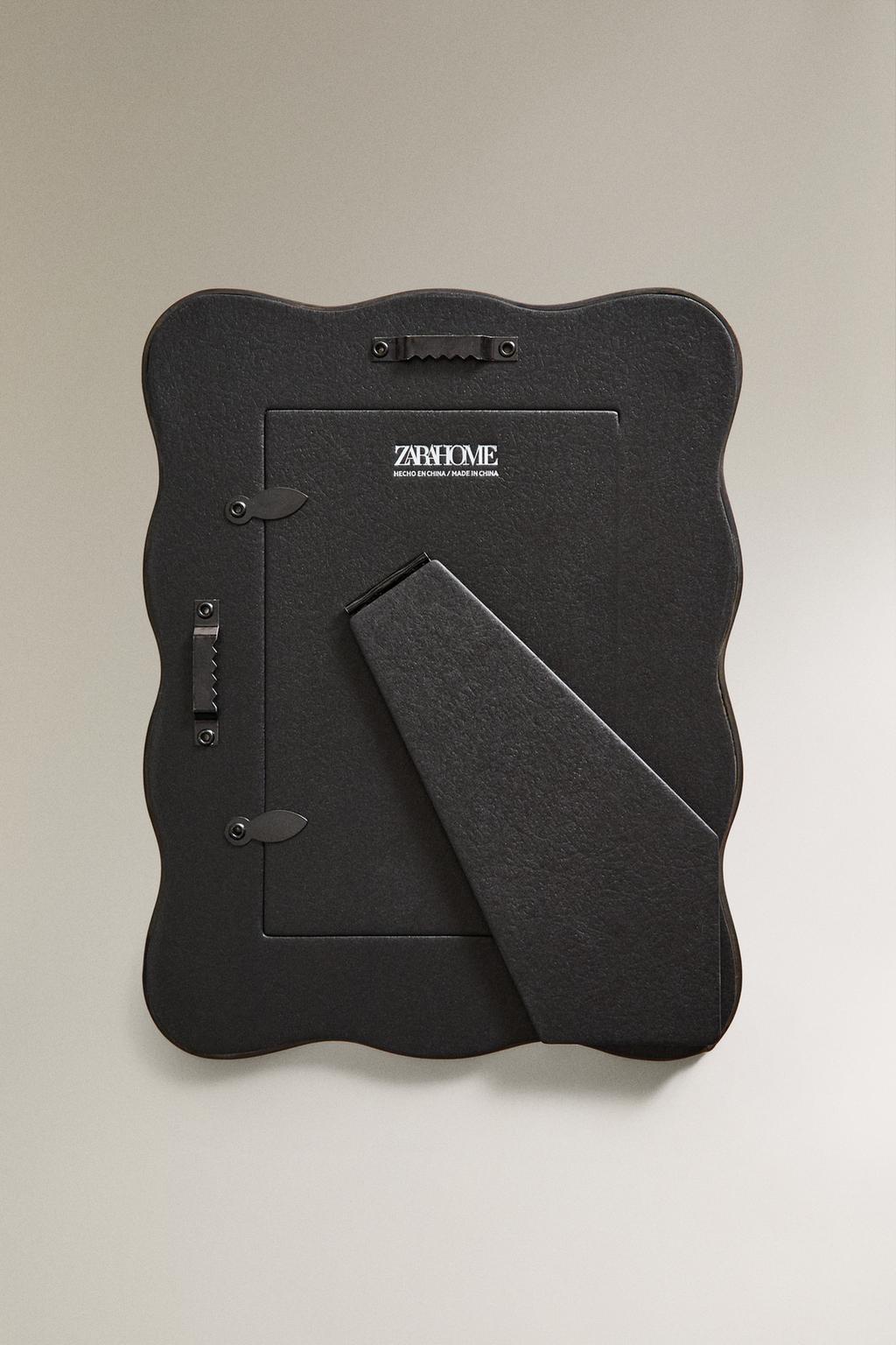 Фоторамка из металла с волнистым краем