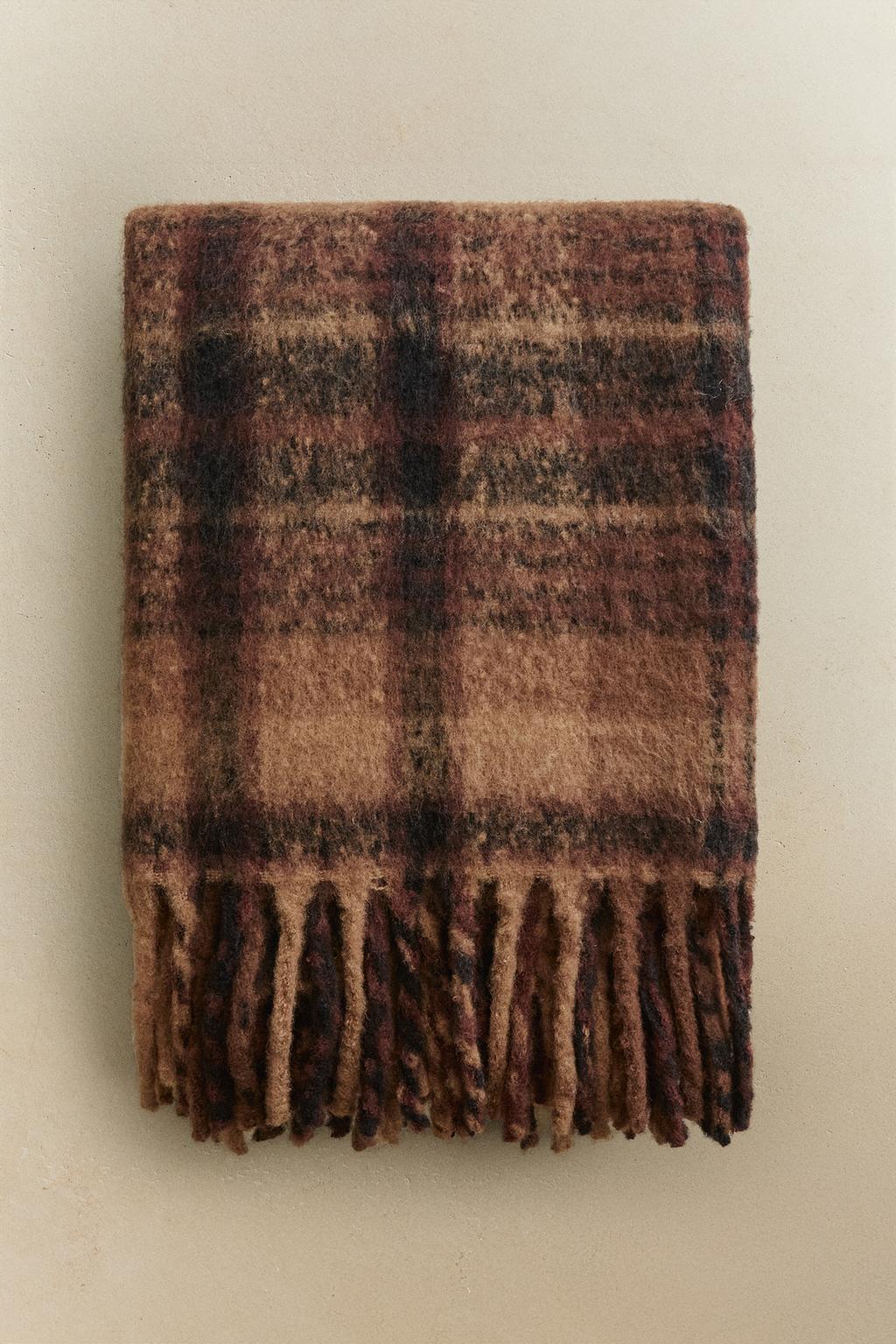 Плед с кисточками