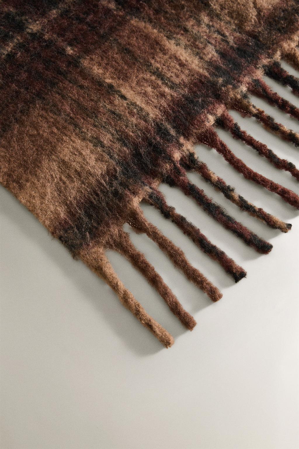 Плед с кисточками