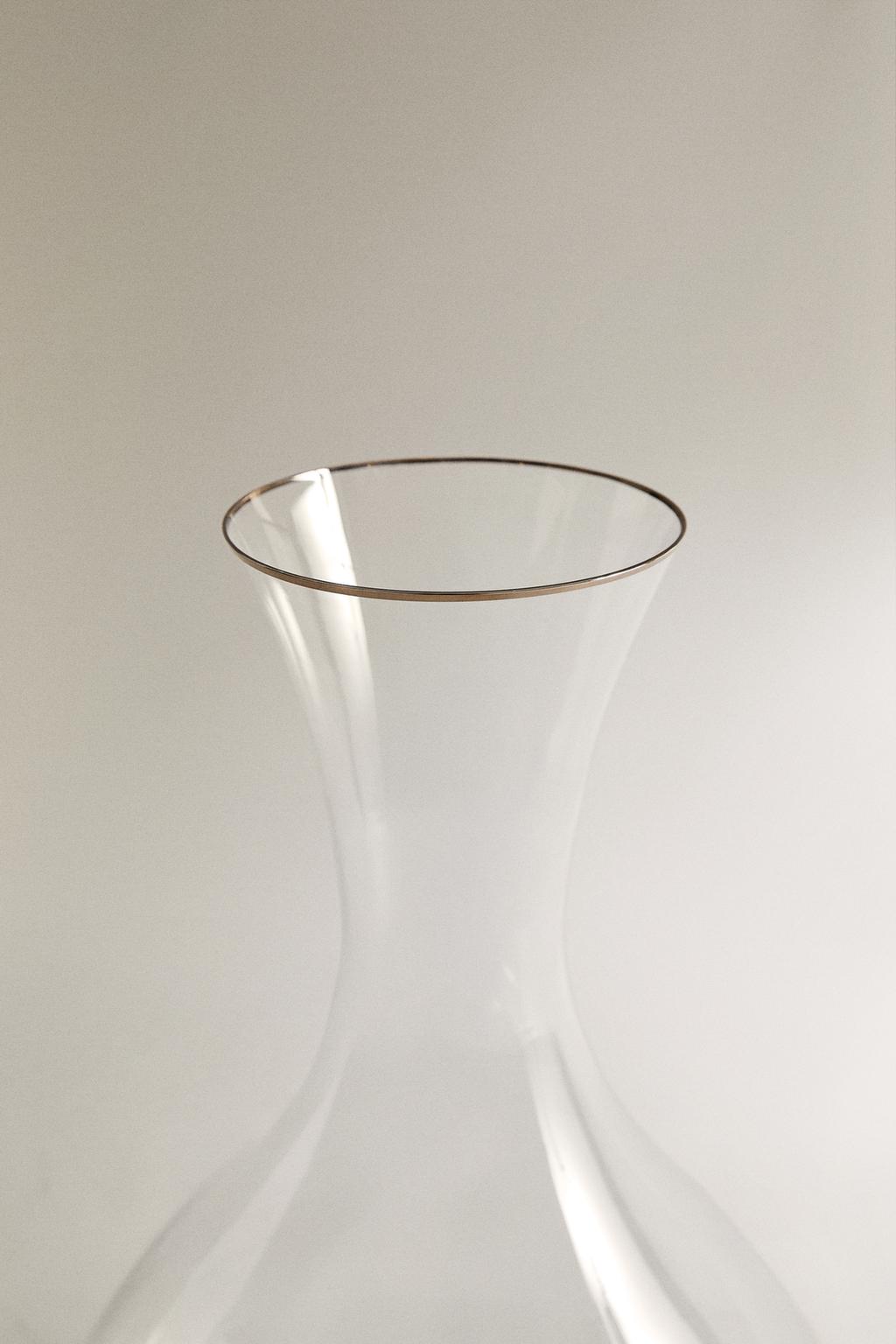 Стеклянная бутылка с кристаллическим золотым краем