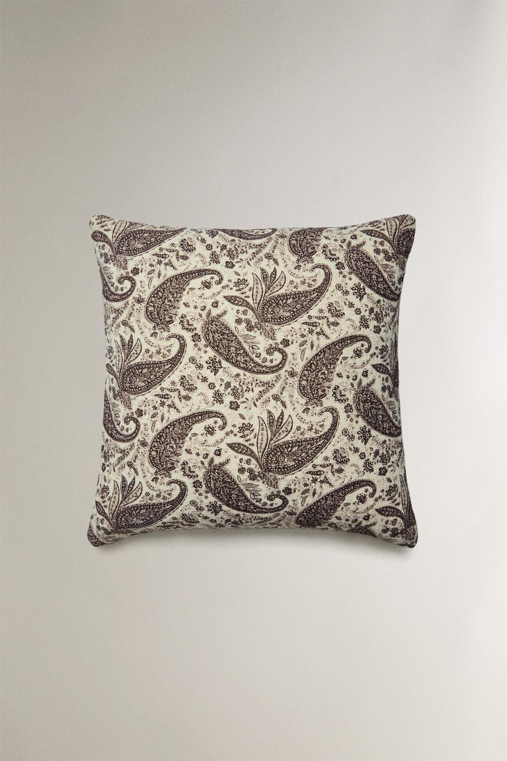 Наволочка с орнаментом paisley