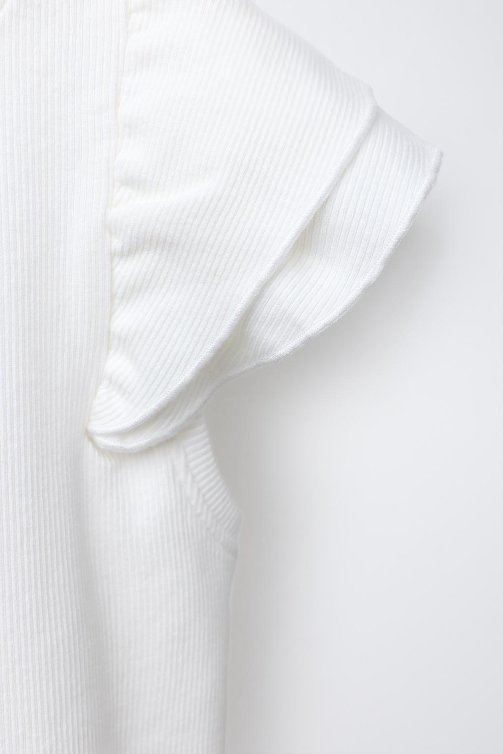 ФУТБОЛКА В РУБЧИК С ВОЛАНАМИ