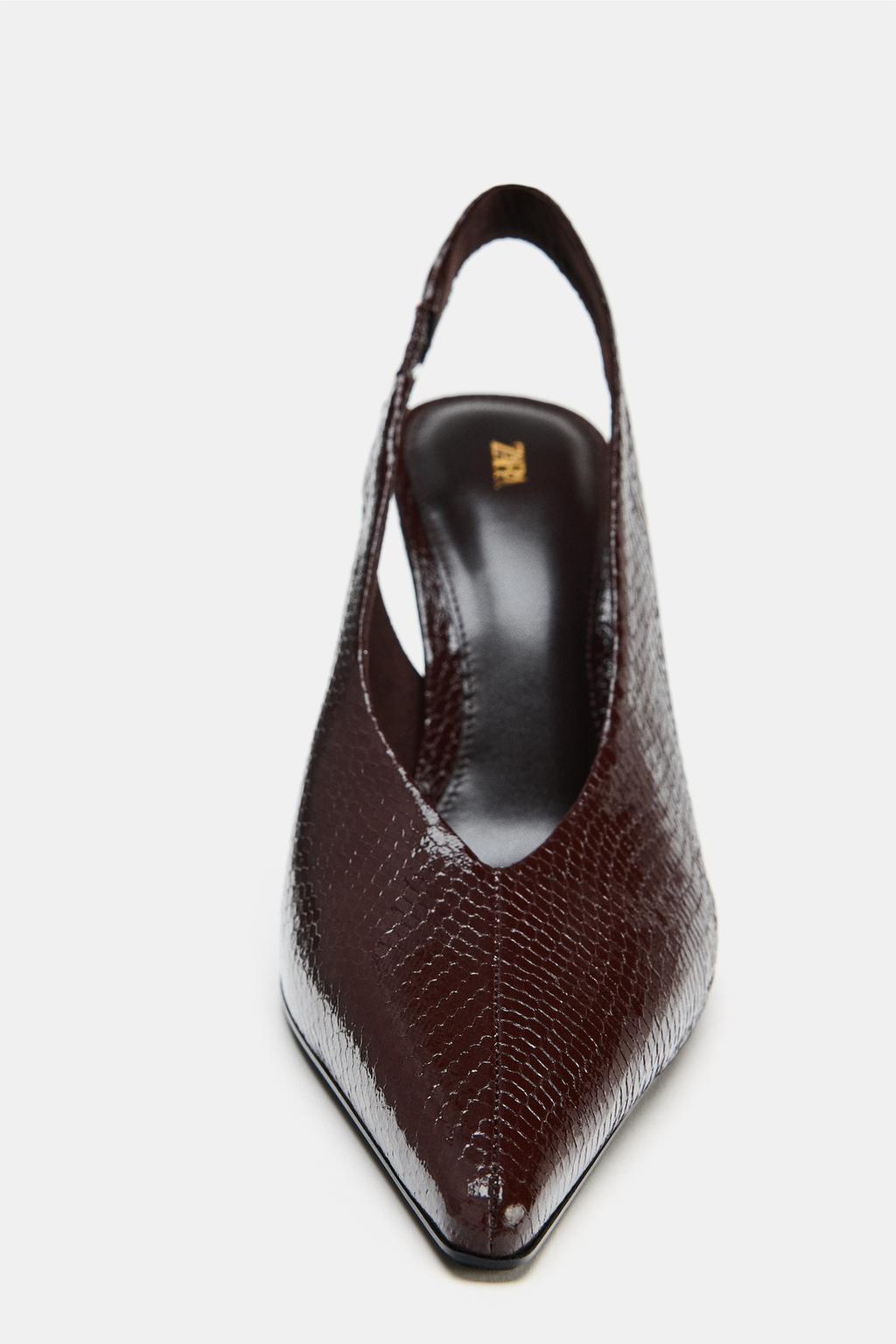 ТУФЛИ НА КАБЛУКЕ С РЕЛЬЕФНЫМ АНИМАЛИСТИЧЕСКИМ ПРИНТОМ