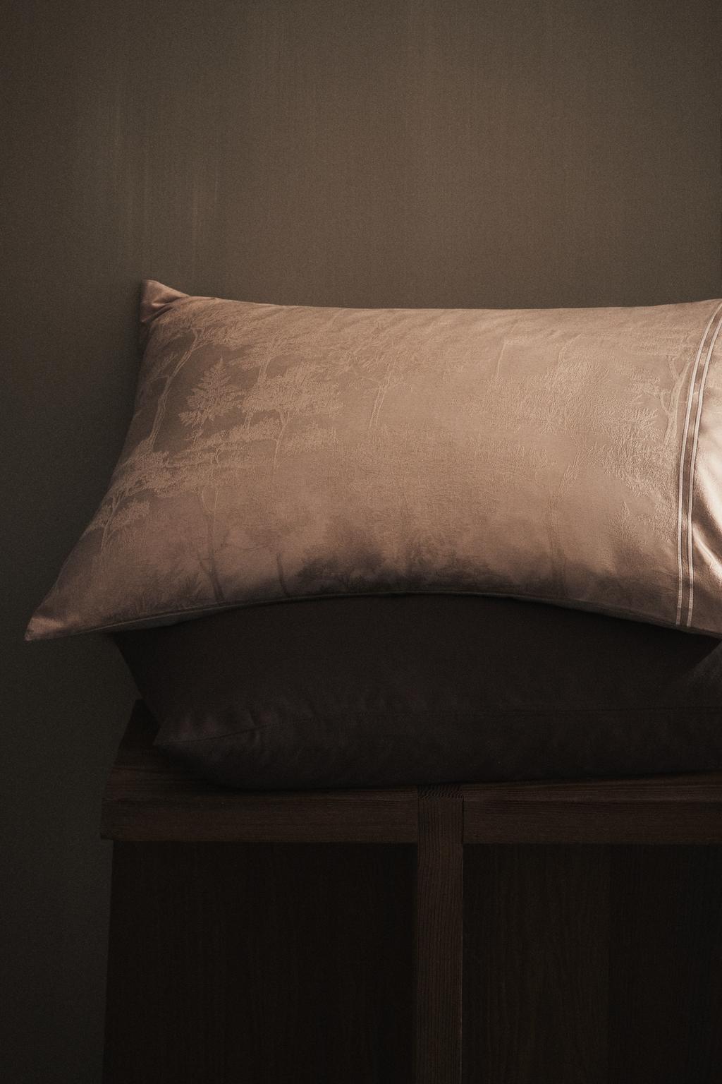 Наволочка из жаккардового сатина