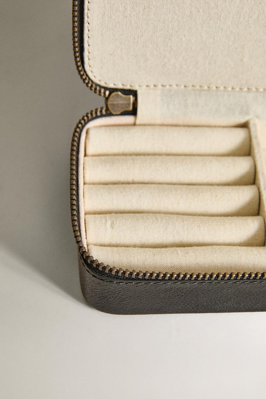 Кожаный ювелирный ящик