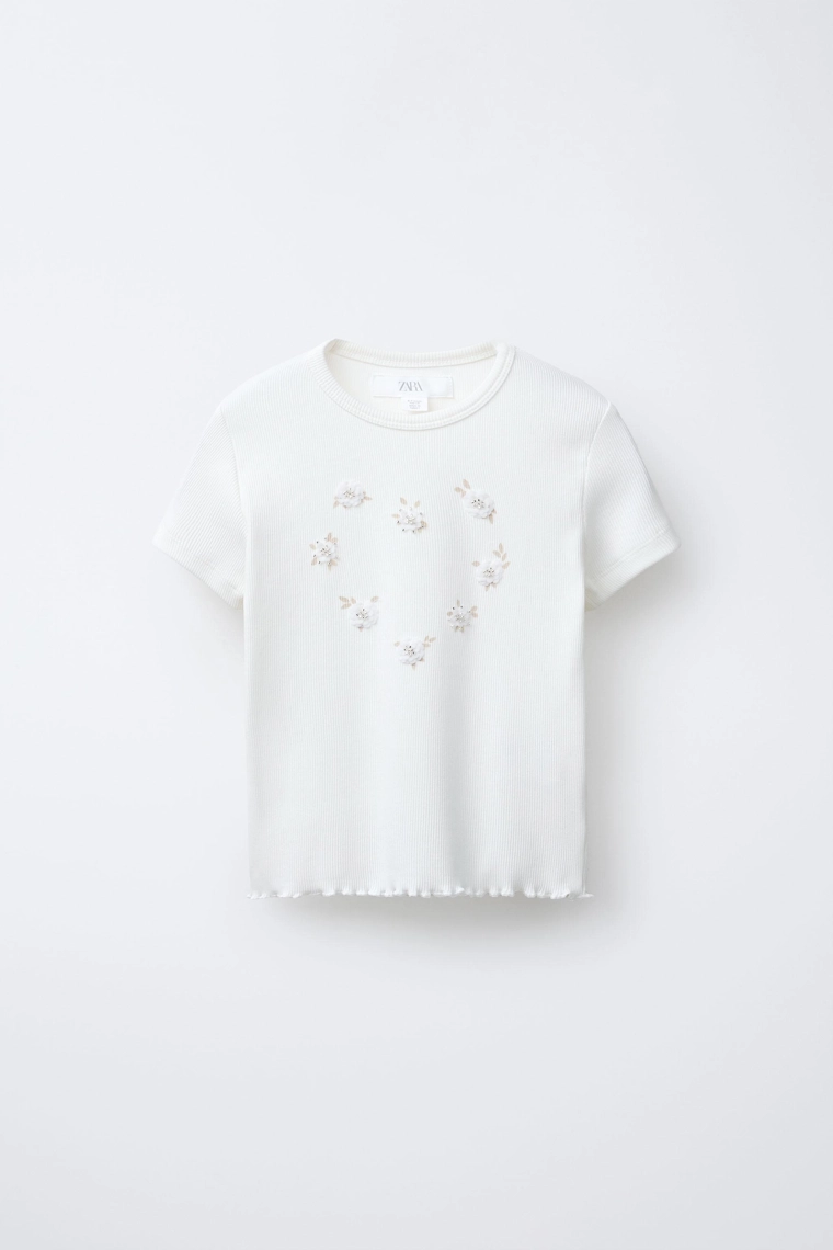 ФУТБОЛКА В РУБЧИК С ЦВЕТАМИ И БУСИНАМИ