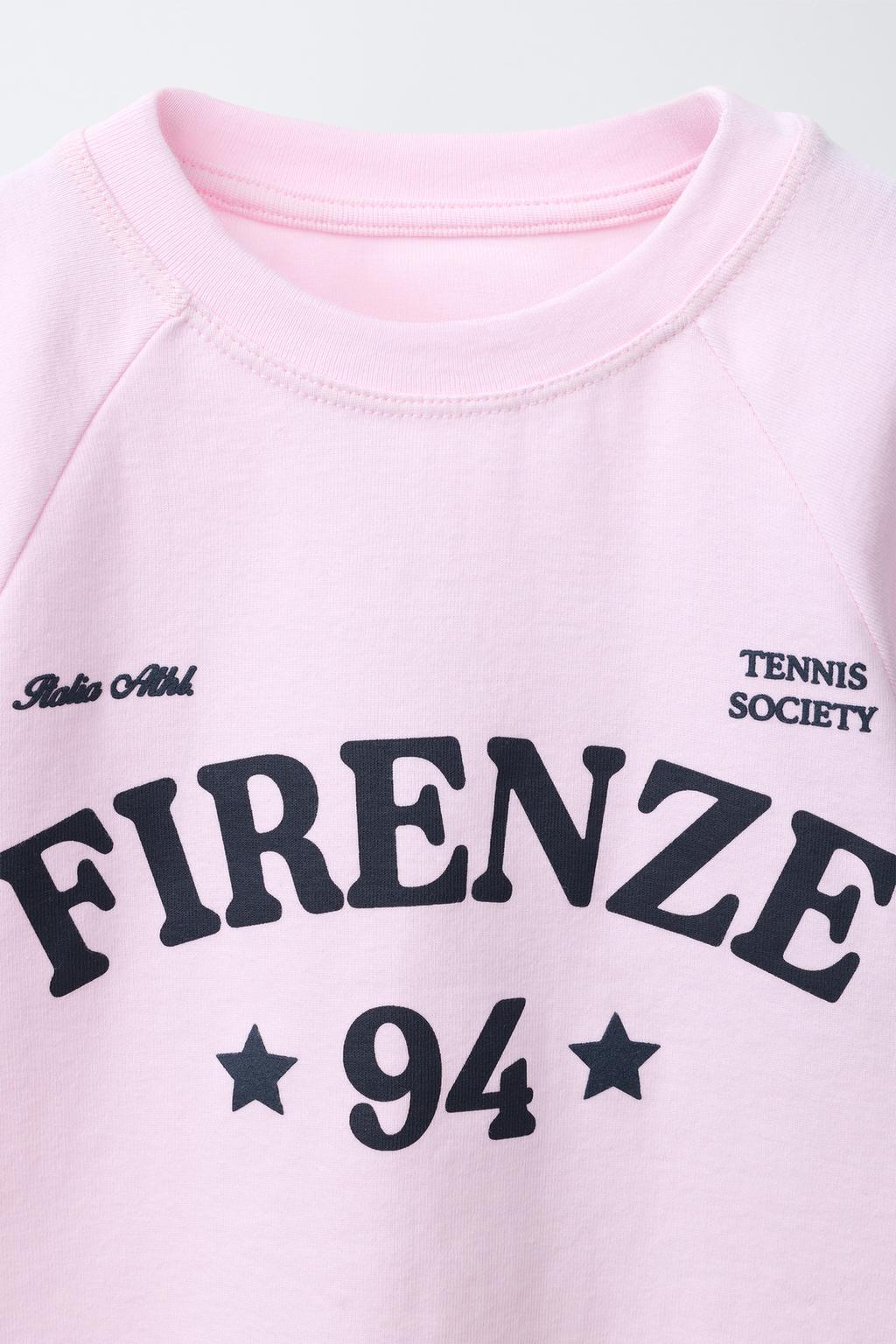 ФУТБОЛКА С ОБЪЕМНЫМИ РУКАВАМИ И НАДПИСЬЮ