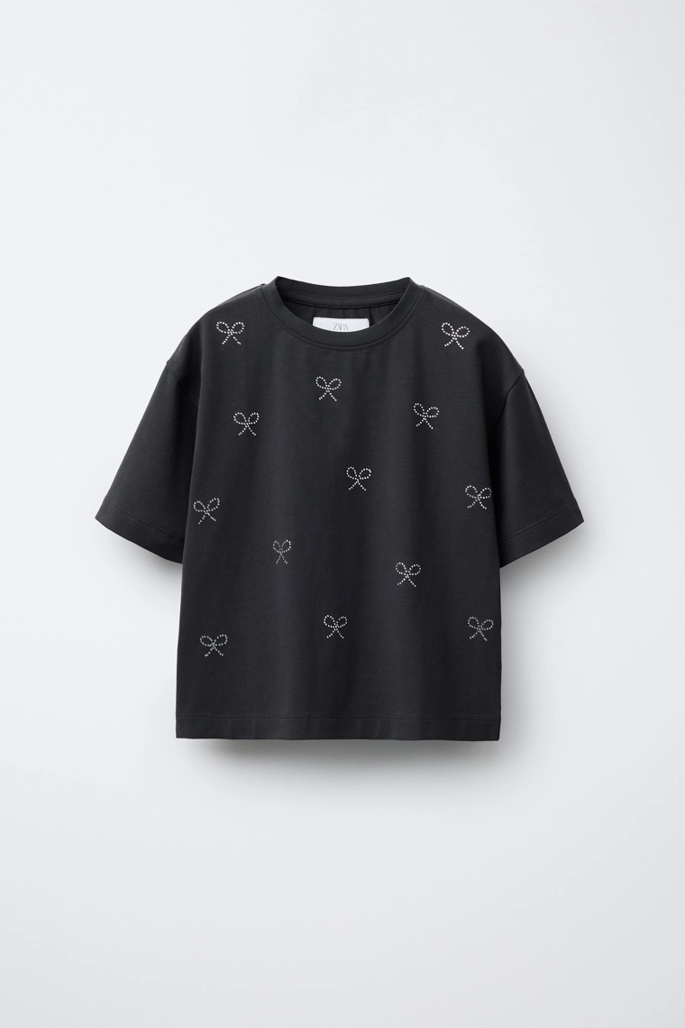 МАЙКА BOXY FIT СО СТРАЗАМИ И БАНТАМИ