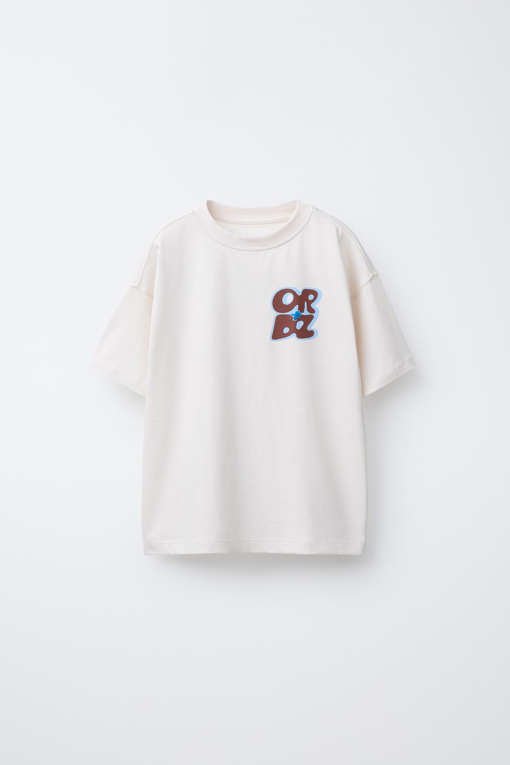 ФУТБОЛКА С РЕЛЬЕФНЫМ ТЕКСТОВЫМ ПРИНТОМ