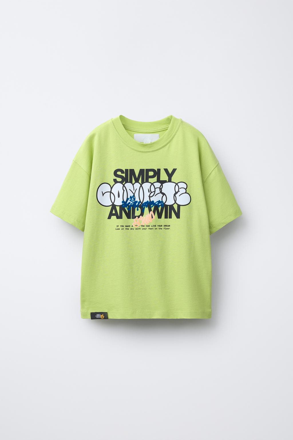 ФУТБОЛКА С ГРАФФИТИ И РЕЛЬЕФНЫМ ПРИНТОМ