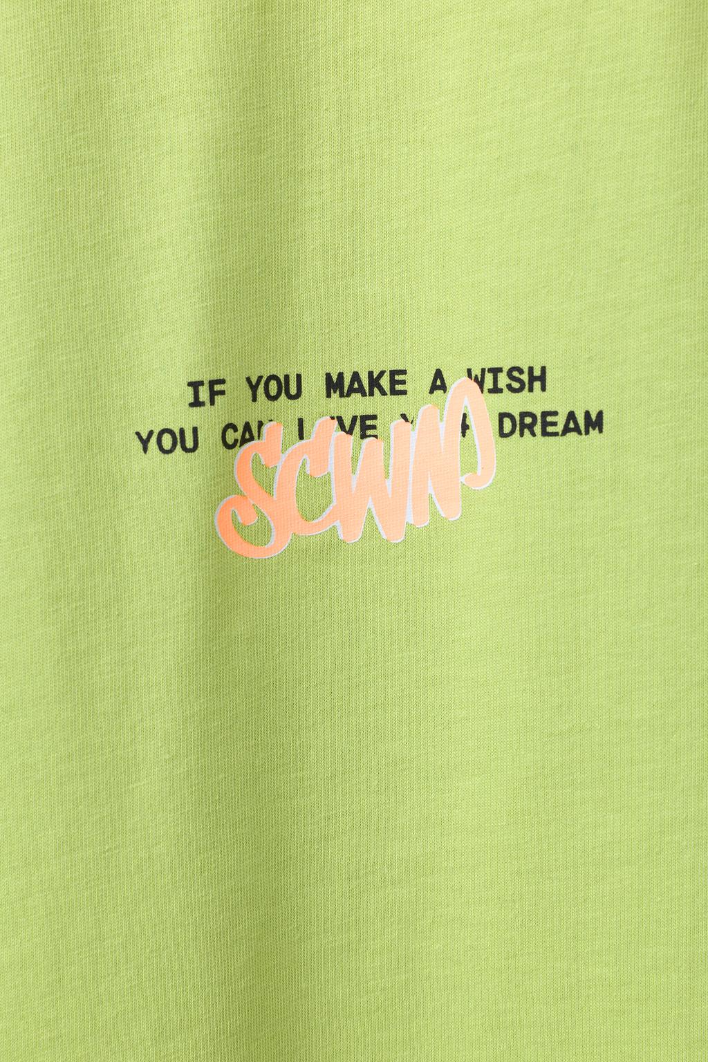 ФУТБОЛКА С ГРАФФИТИ И РЕЛЬЕФНЫМ ПРИНТОМ