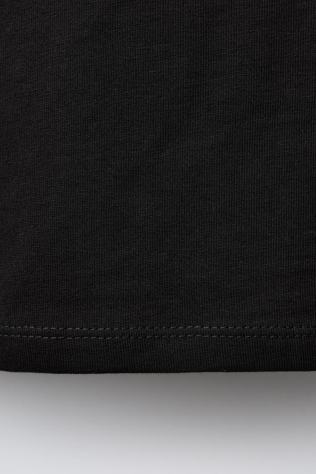 БАЗОВАЯ ФУТБОЛКА С ВЫШИТЫМ СЕРДЦЕМ