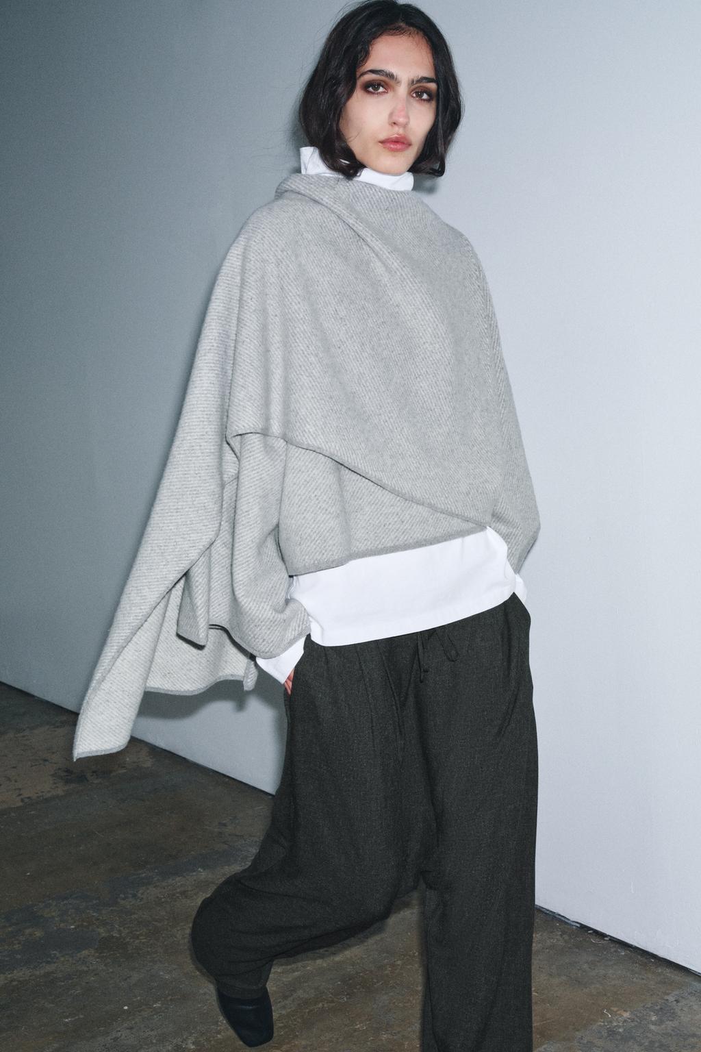 КОРОТКОЕ ПАЛЬТО ИЗ 100% ШЕРСТИ С ШАРФОМ