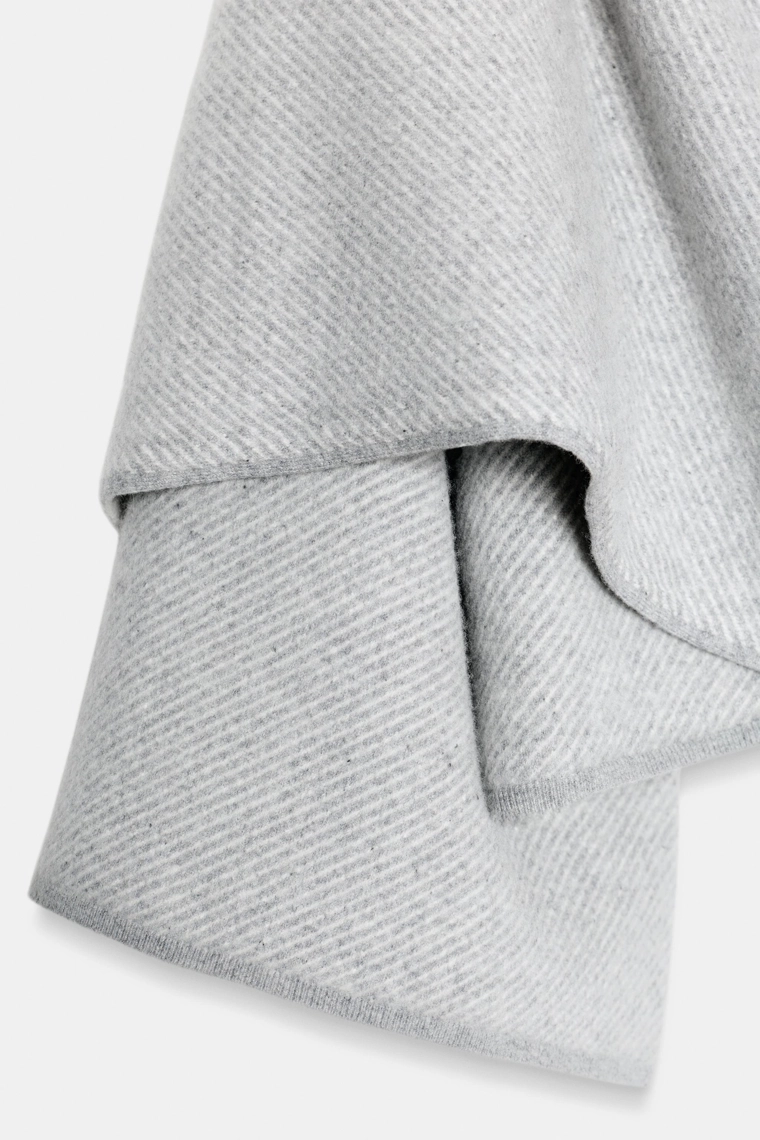 КОРОТКОЕ ПАЛЬТО ИЗ 100% ШЕРСТИ С ШАРФОМ