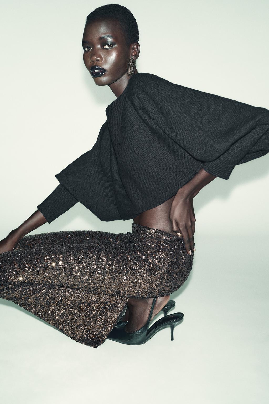 УКОРОЧЕННЫЙ СВИТЕР С ОБЪЕМНЫМИ РУКАВАМИ