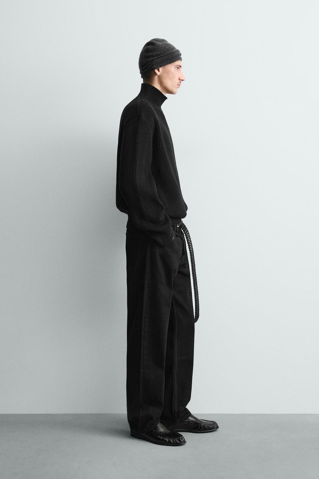 СВИТЕР ИЗ РЕЛЬЕФНОЙ ТКАНИ С ВОРОТНИКОМ-СТОЙКОЙ