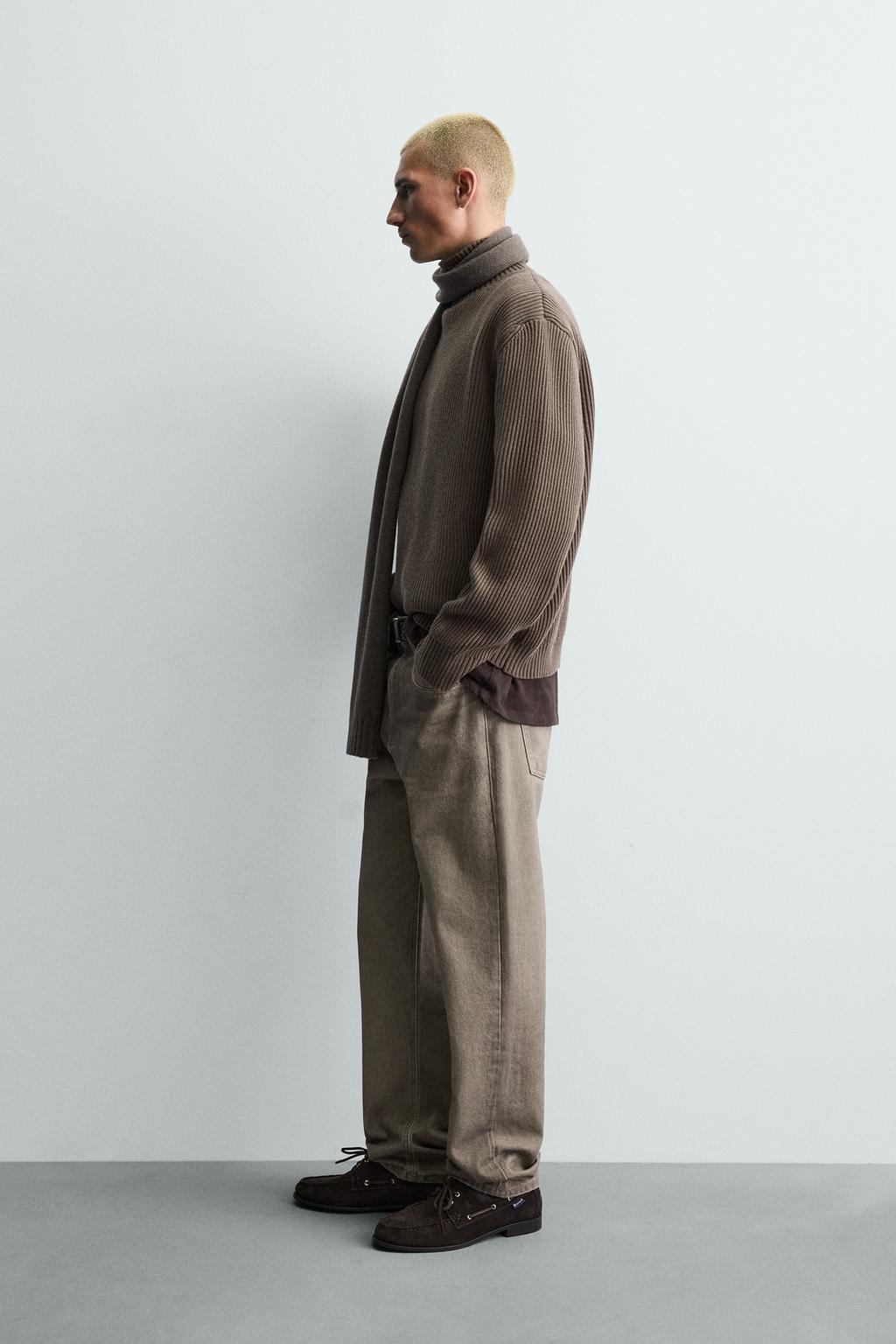 СВИТЕР ИЗ РЕЛЬЕФНОЙ ТКАНИ С ВОРОТНИКОМ-СТОЙКОЙ