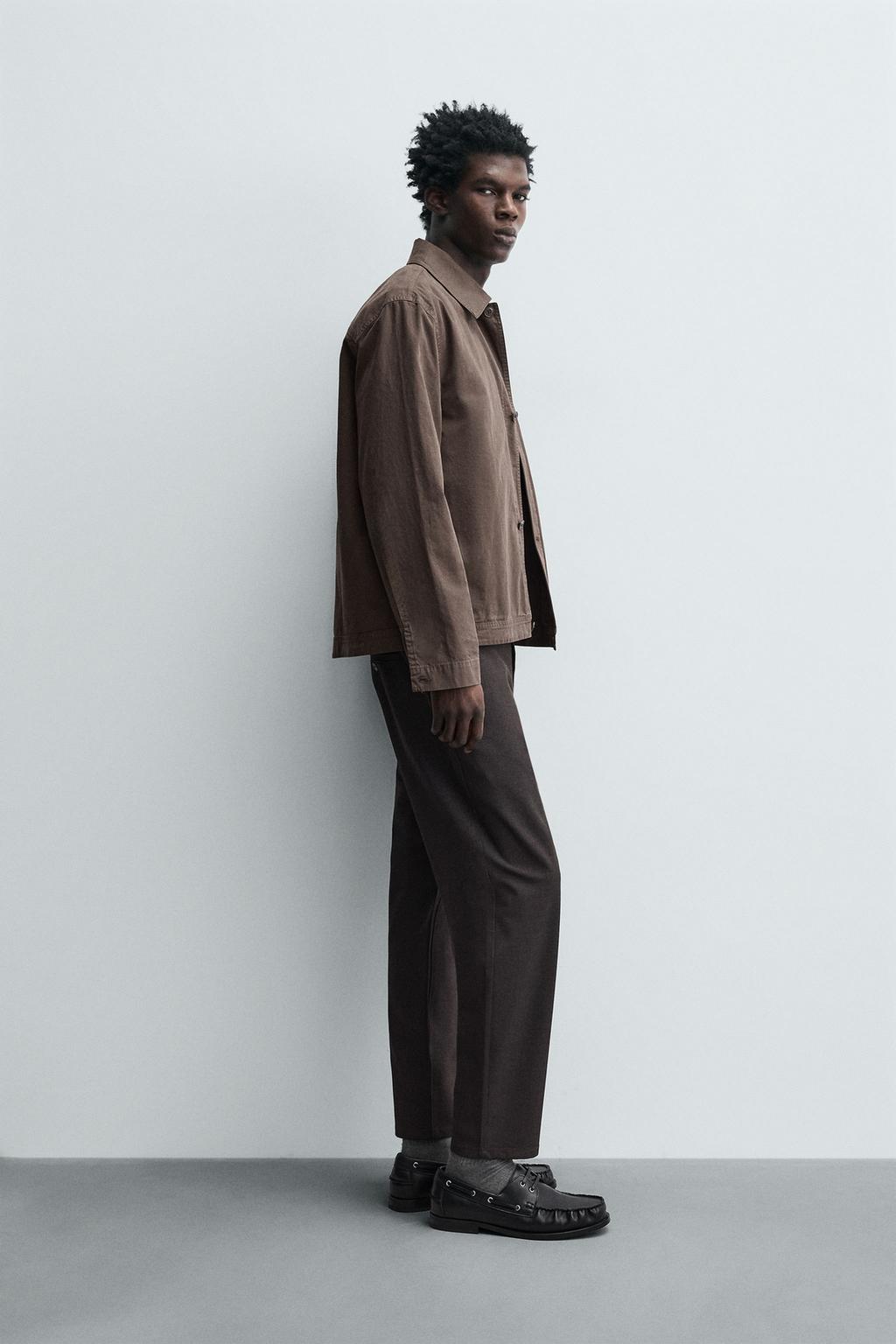 БРЮКИ КОМФОРТНОЙ ПОСАДКИ ИЗ РЕЛЬЕФНОЙ ТКАНИ