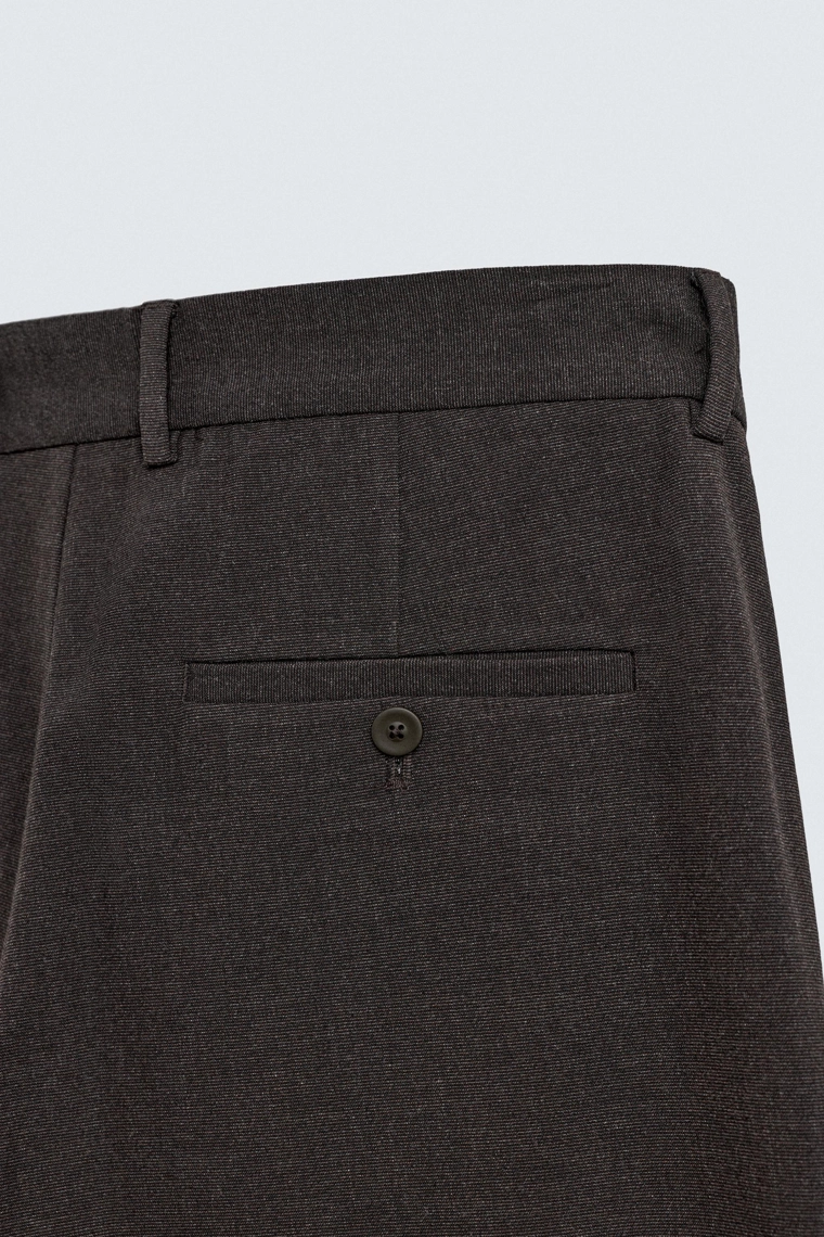 БРЮКИ КОМФОРТНОЙ ПОСАДКИ ИЗ РЕЛЬЕФНОЙ ТКАНИ