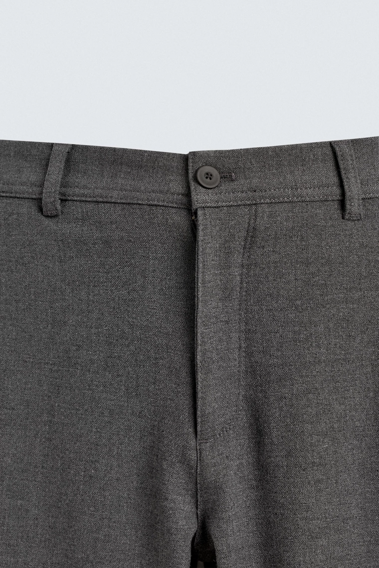 БРЮКИ КОМФОРТНОЙ ПОСАДКИ ИЗ РЕЛЬЕФНОЙ ТКАНИ