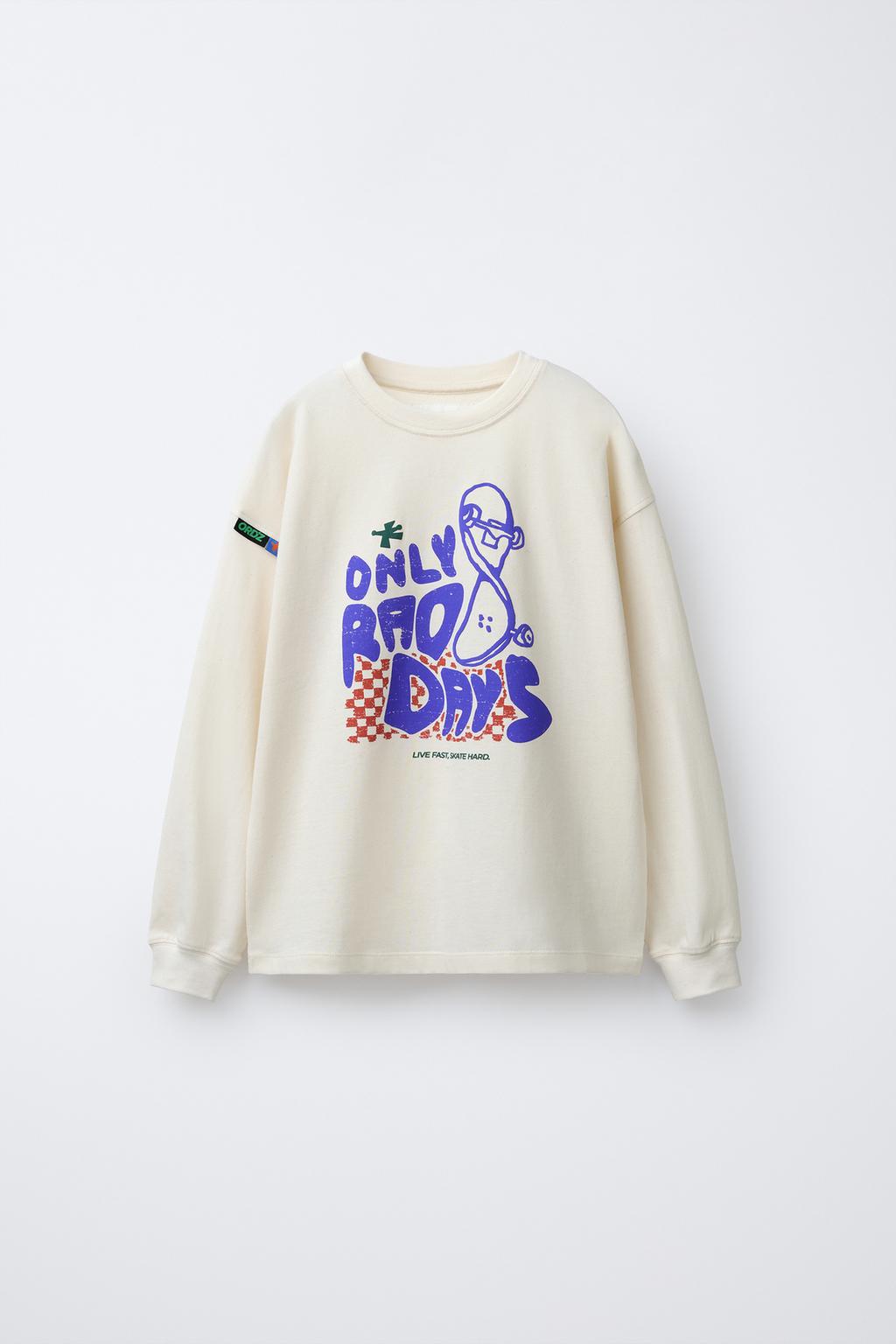 ФУТБОЛКА С ПРИНТОМ И НАШИВКОЙ