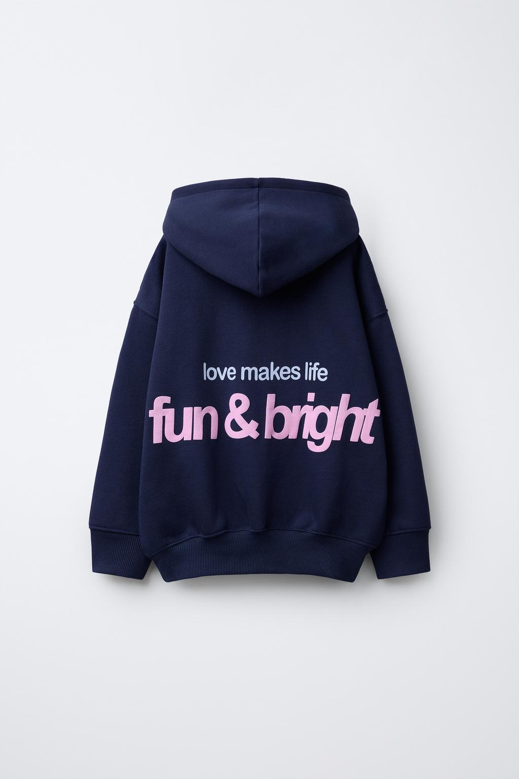 ХУДИ С КАПЮШОНОМ, ЗВЕЗДОЙ И ЗАКЛЕПКАМИ