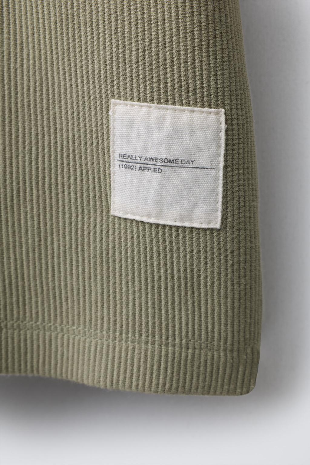 КОМПЛЕКТ ИЗ РУБАШКИ И БРЮК ИЗ ТКАНИ ОТТОМАН С НАШИВКОЙ