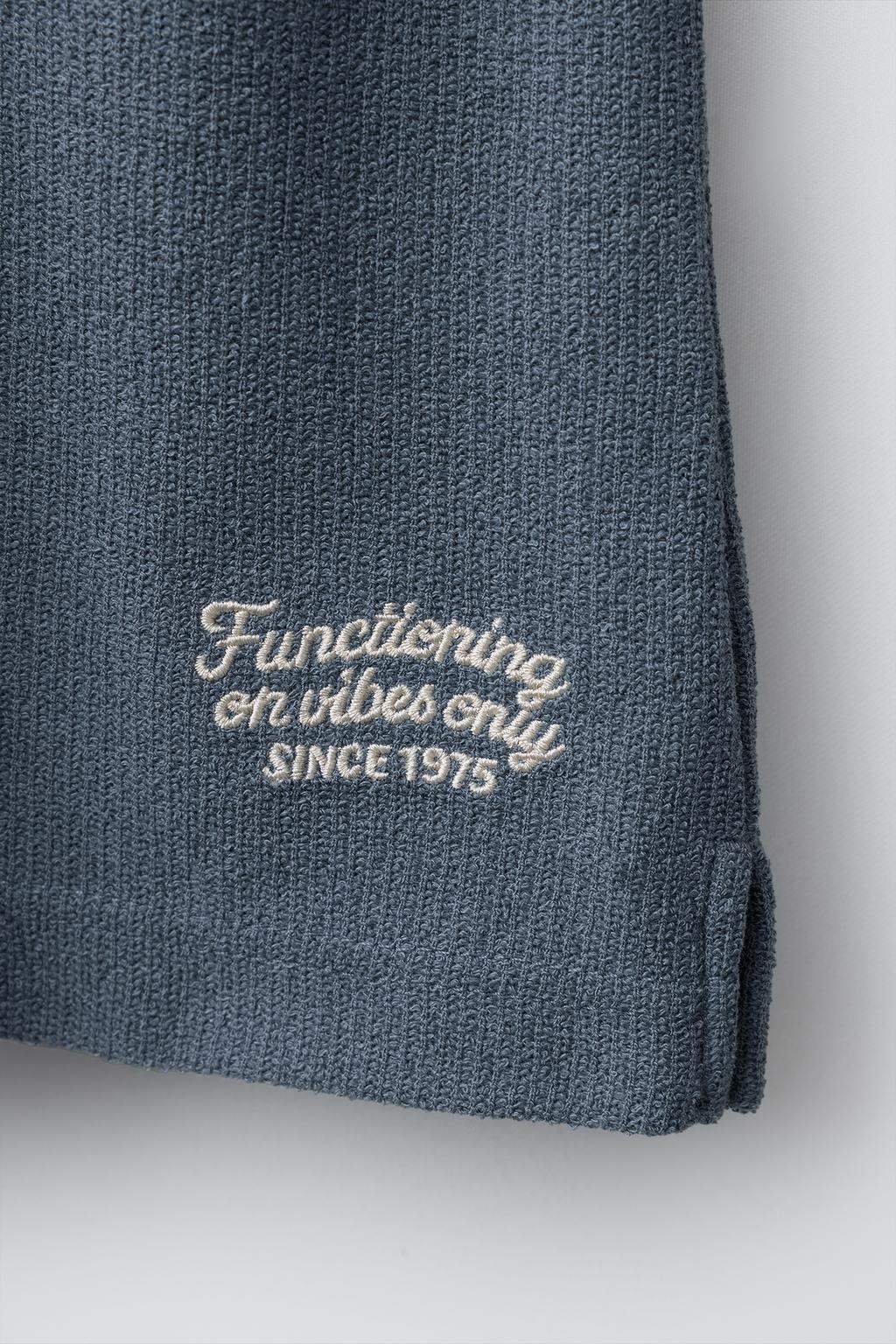 РУБАШКА ИЗ МАХРОВОЙ ТКАНИ