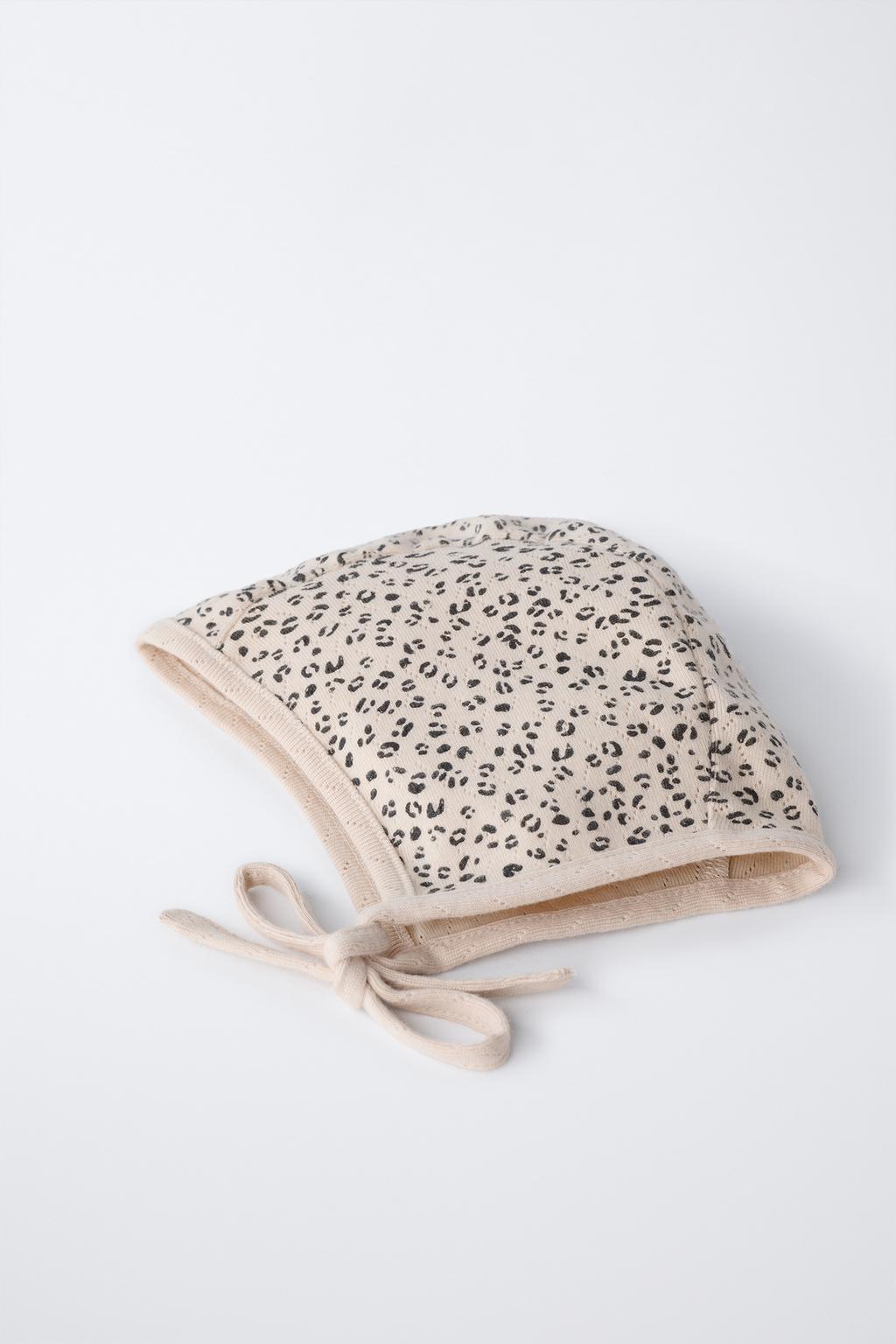 КОМПЛЕКТ ЧЕПЧИК И НАГРУДНИК С АНИМАЛИСТИЧНЫМ ПРИНТОМ