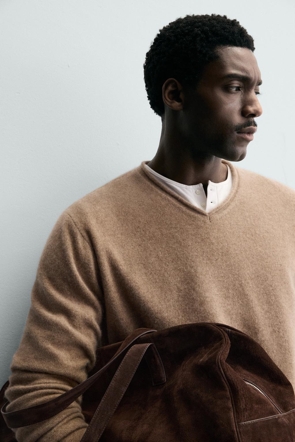 СВИТЕР ИЗ КАШЕМИРА С V-ОБРАЗНЫМ ВЫРЕЗОМ