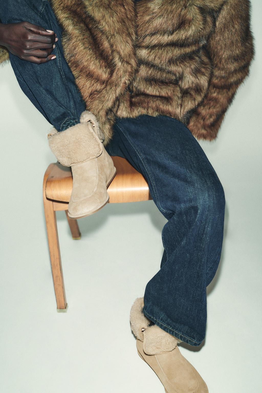 ЗАМШЕВЫЕ БОТИНКИ НА ПЛОСКОЙ ПОДОШВЕ