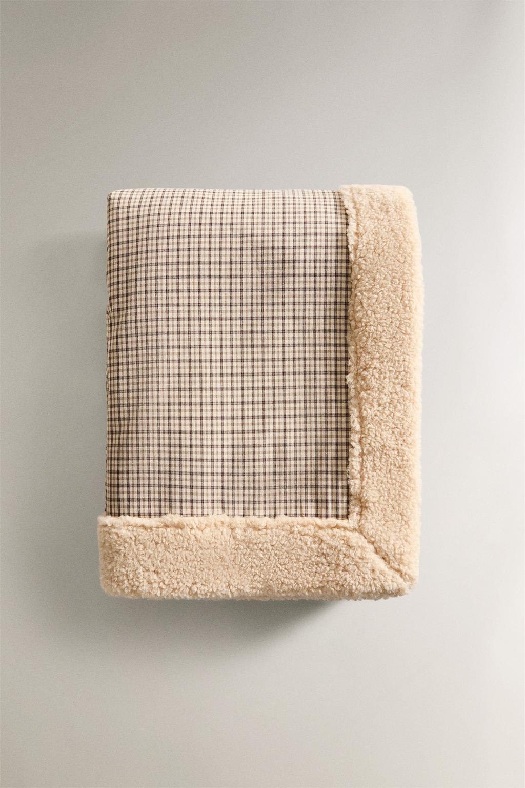 Плед для домашних животных в мелкую клетку