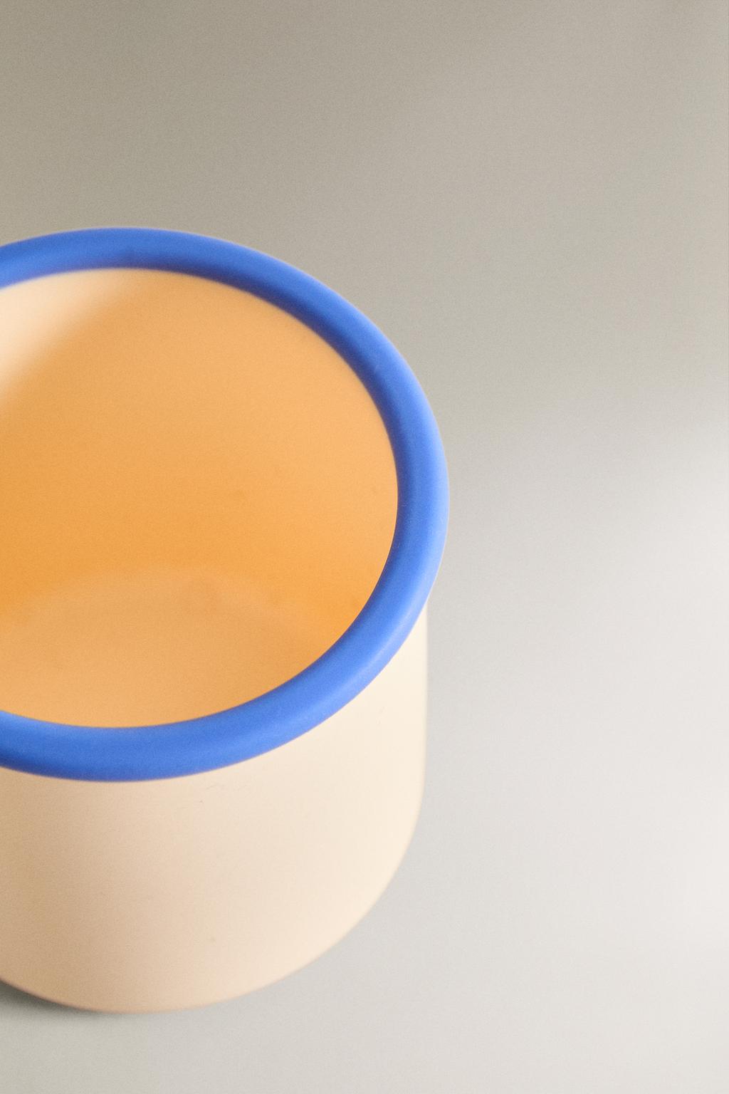 Детская чашка с контрастным силиконовым краем