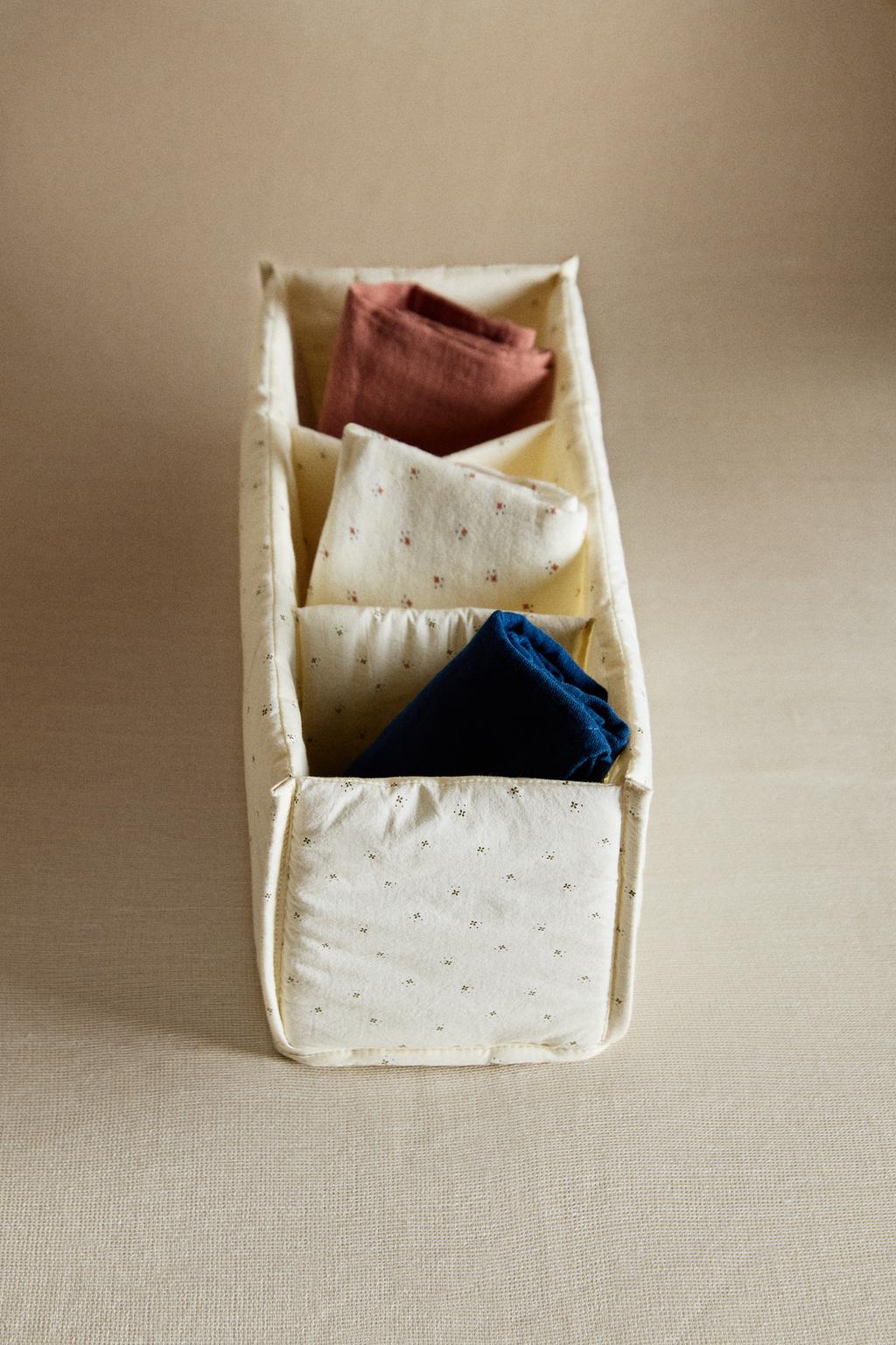 Органайзер для детской одежды с цветочным узором