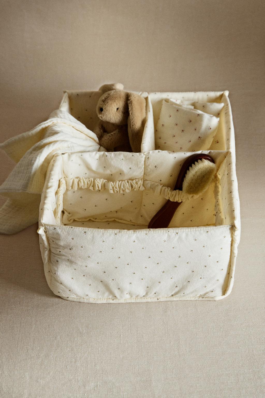 Органайзер для детской одежды с цветочным узором