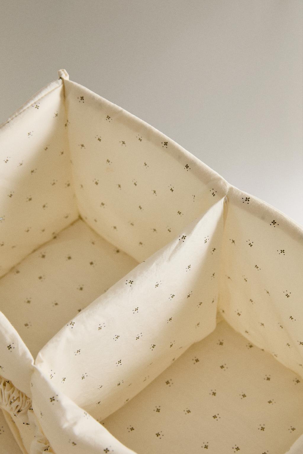 Органайзер для детской одежды с цветочным узором