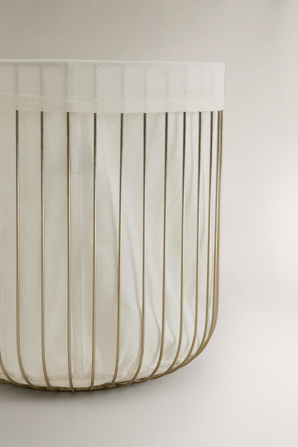 Корзина с тканевой подкладкой