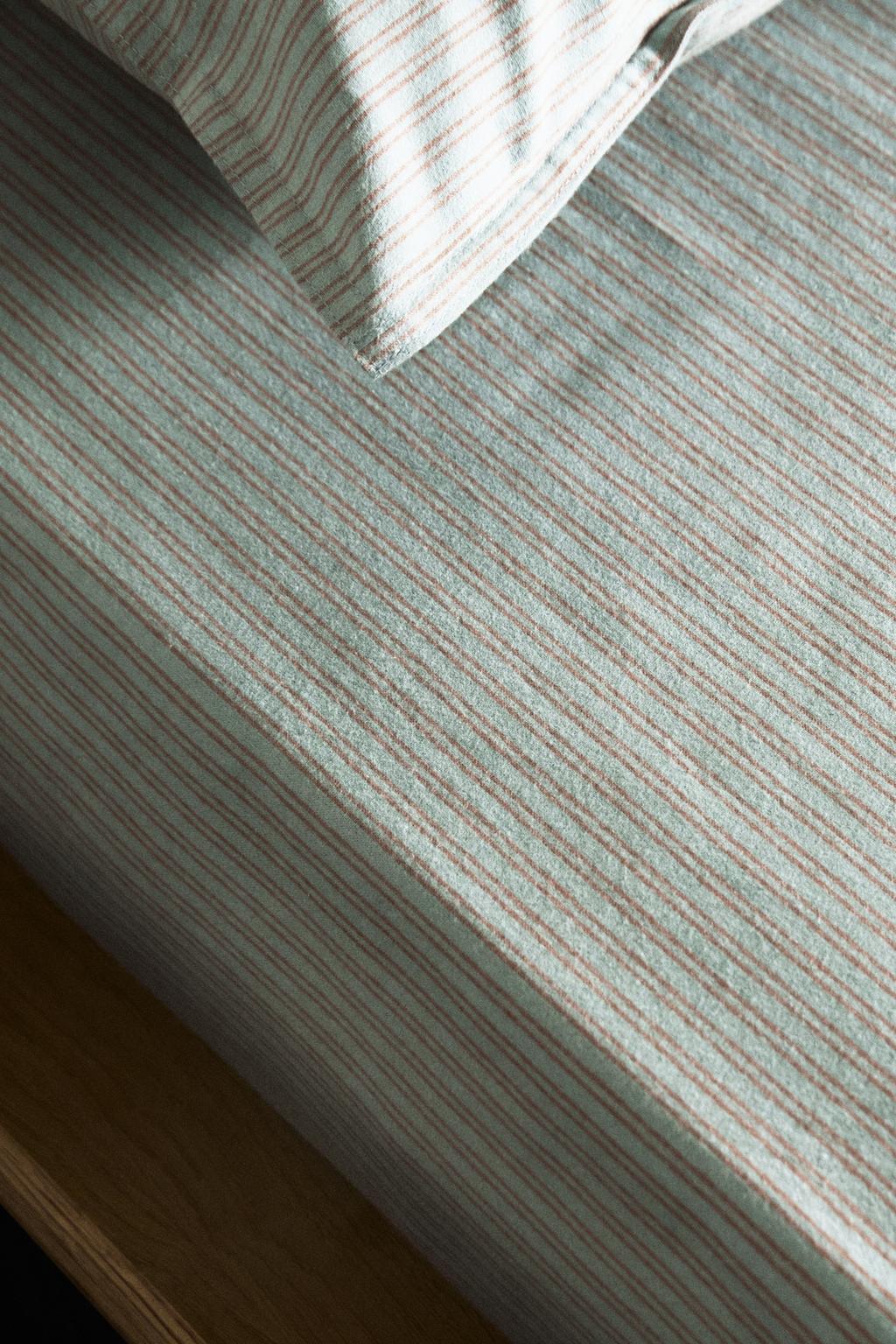 Детский приталенный плотный простынь в полоску