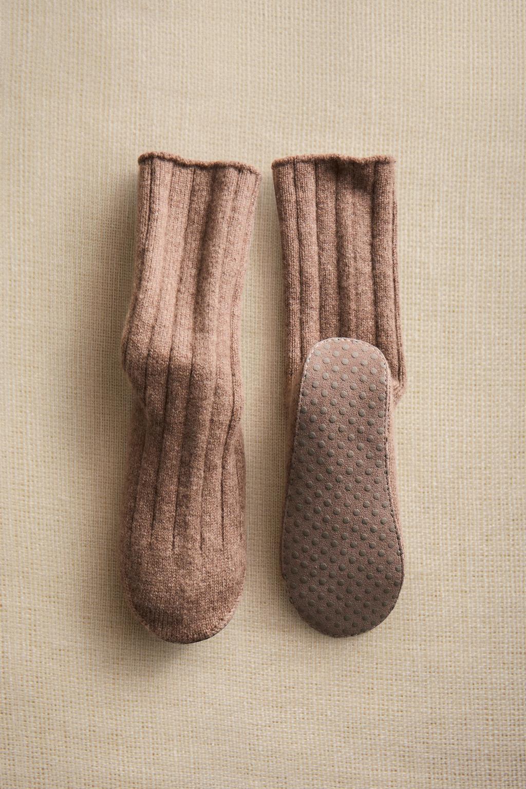 Детские носки из кашемира с подошвой из кожи