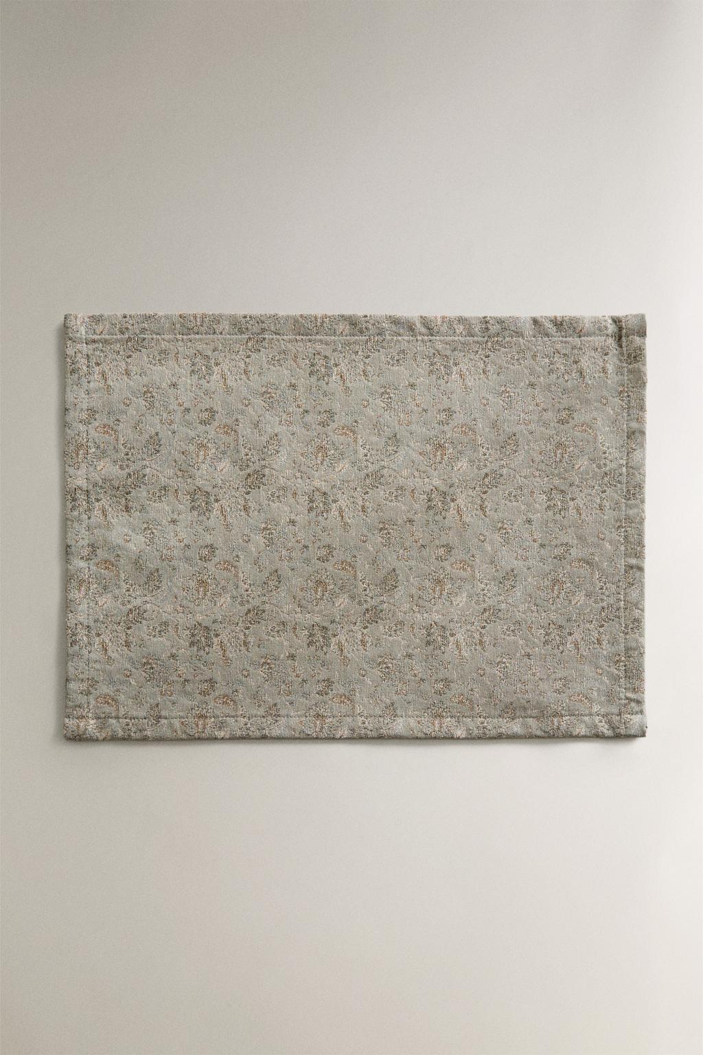 Салфетка с цветочным жаккардовым узором