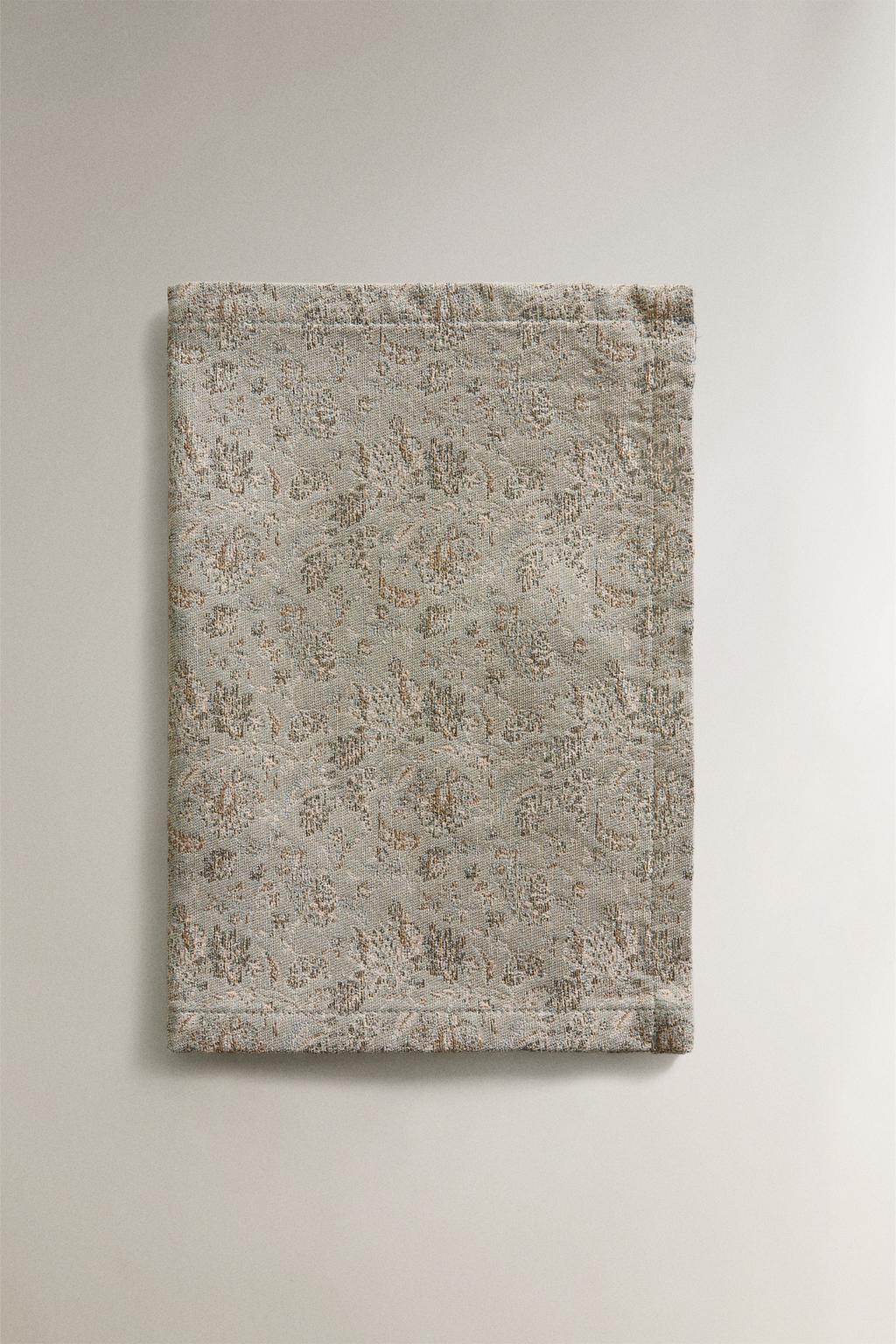 Салфетка с цветочным жаккардовым узором