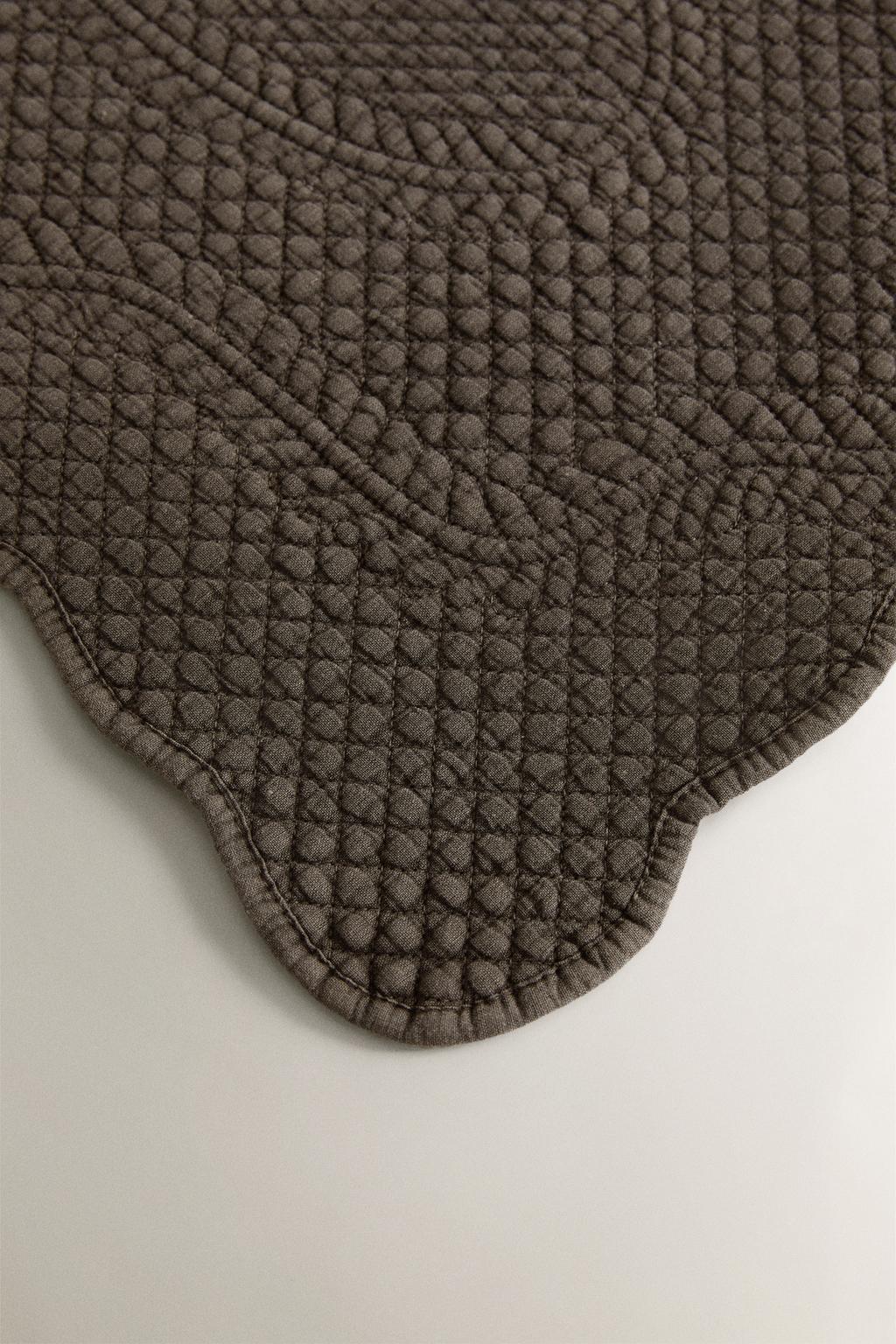 Стежаное салфетка